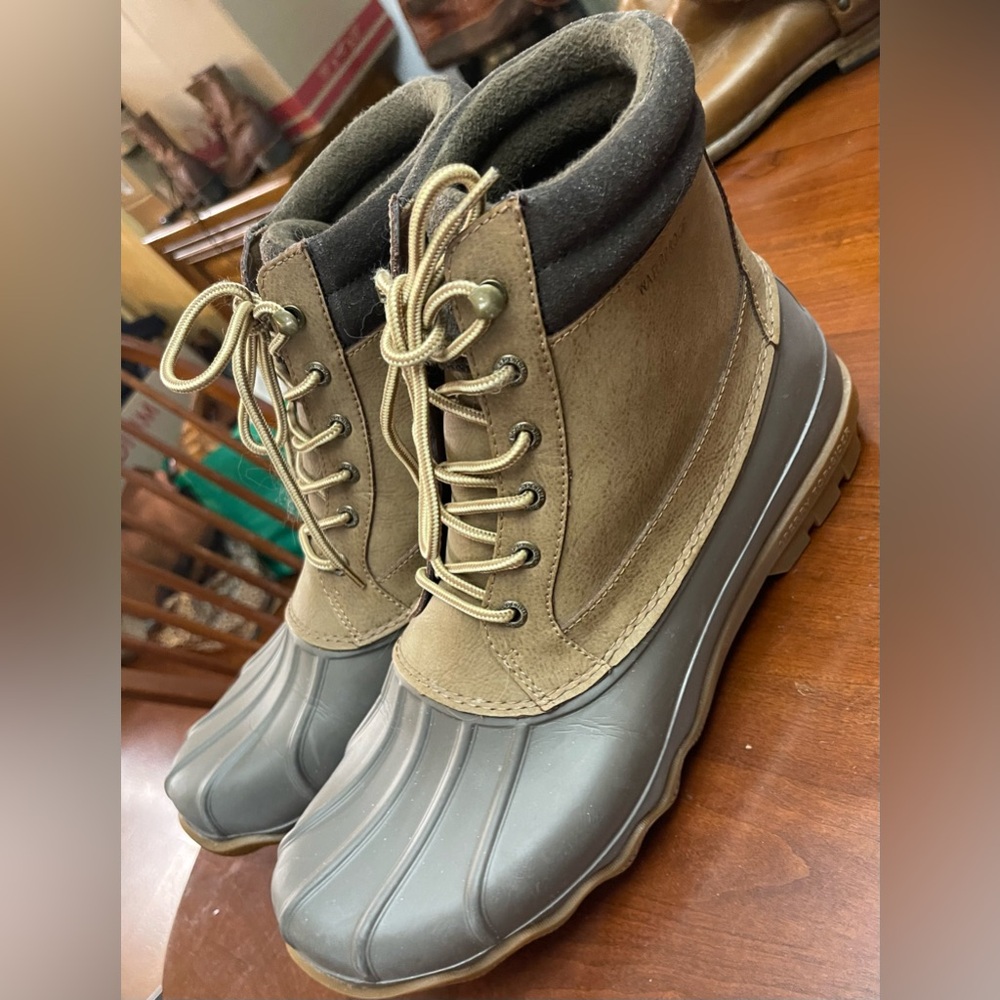 NWOT Men’s Waterproof Brewster Duck Boots
Size 11.5